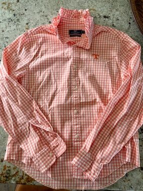 Perfect for game day ! TN VOLS ruffle collar vineyards vines blouse